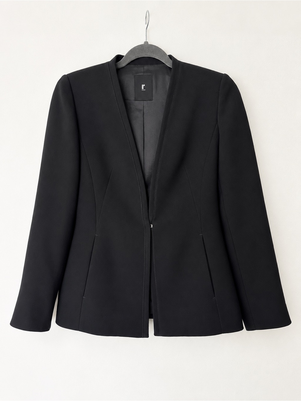 Renoma Women's Black Collarless Tailored Blazer with side pockets, hidden clasp